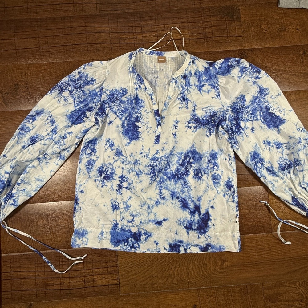 BOSS Tie Dye Blouse Womens Medium Blue White Puff Sleeve Pintuck V-Neck Top